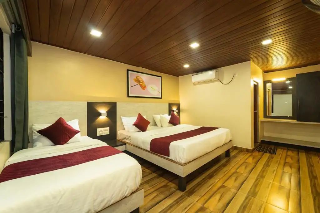 AC Standard 2-4 sharing room at River Edge Retreat Dandeli